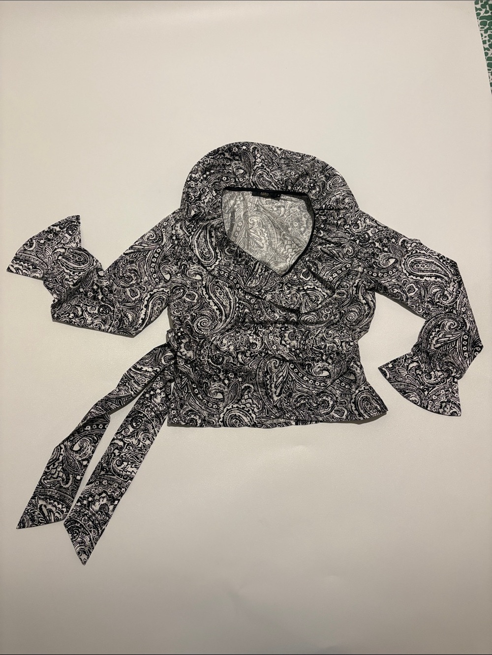 Areli Collection Black & White Paisley Wrap Blazer with Tie Waist